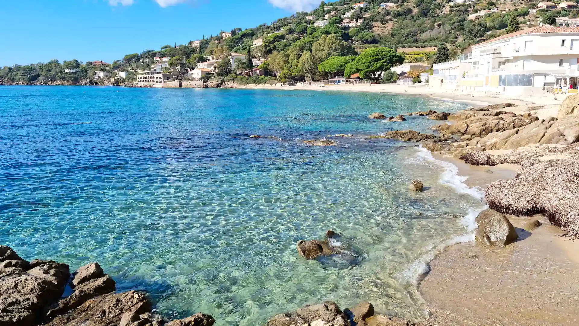 Partez à la découverte du département du Var lors de votre séjour au camping La Plage du Dramont.