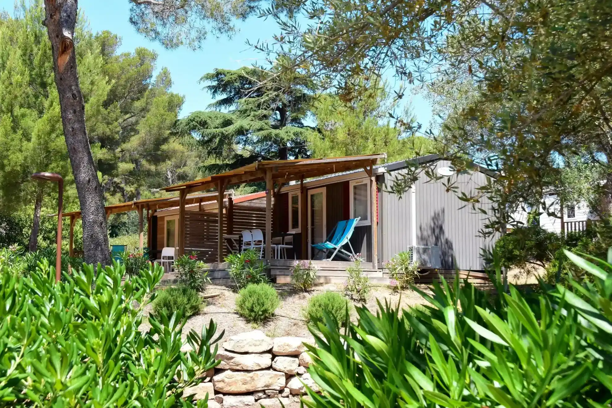 louer un mobil-home ou un emplacement au pied du Massif de l'Estrérel, dans le Var