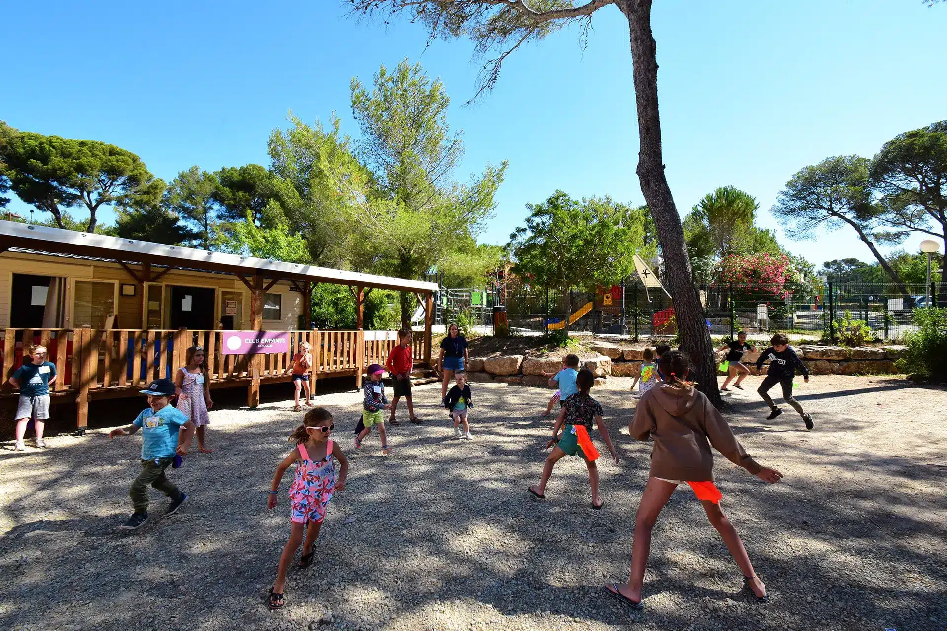 camping avec club enfants et club ados dans le Var pour des vacances en famille dans le Sud de la France
