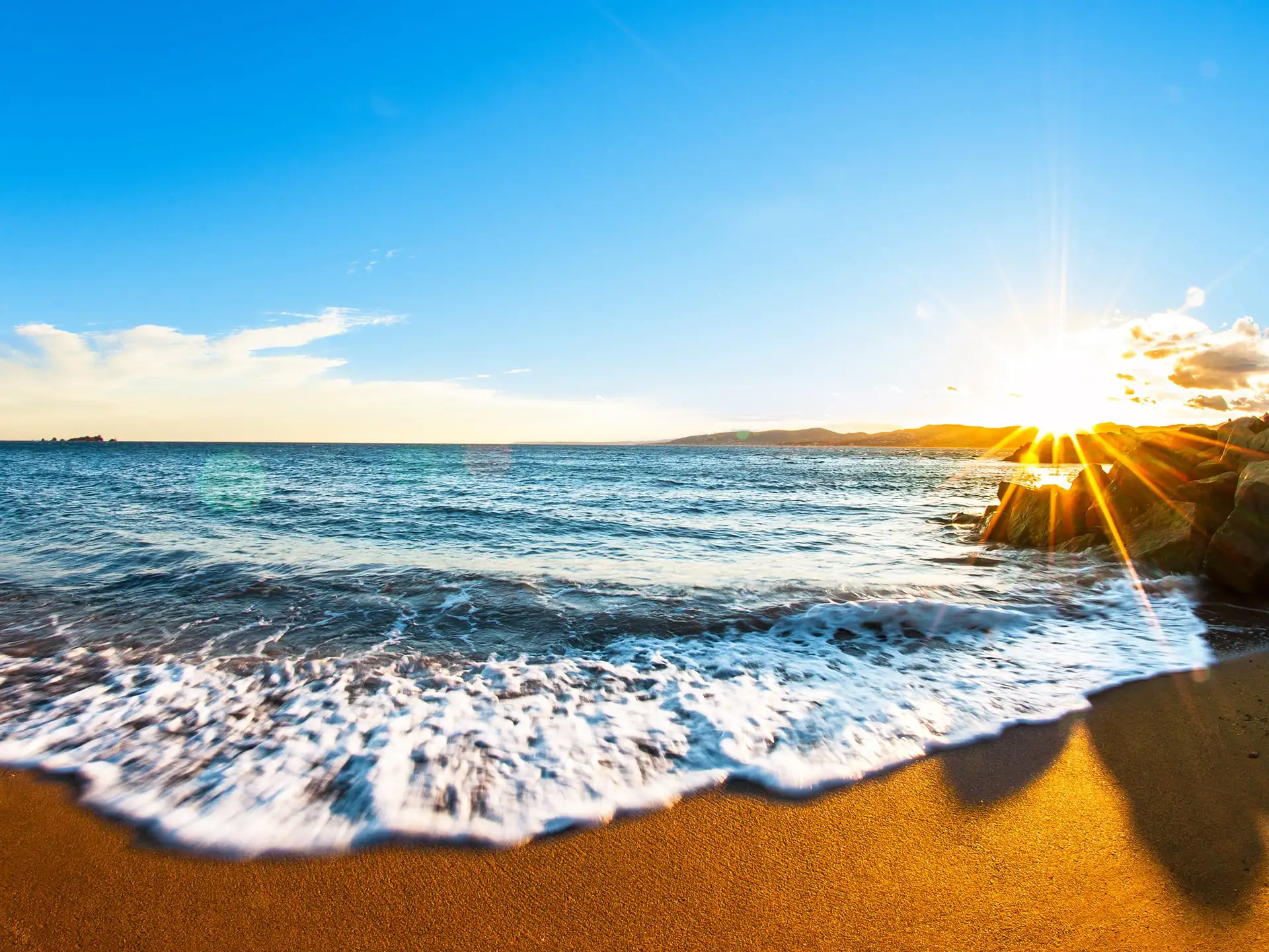 Les plus belles plages de l'Estérel se trouvent entre Agay et Saint-Raphaël,
